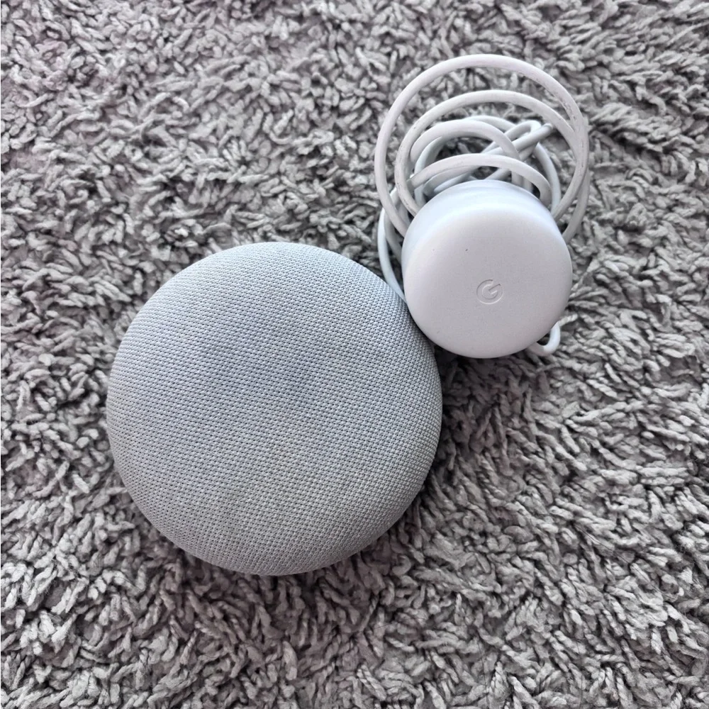Google Nest Mini Speaker in Soft Gray